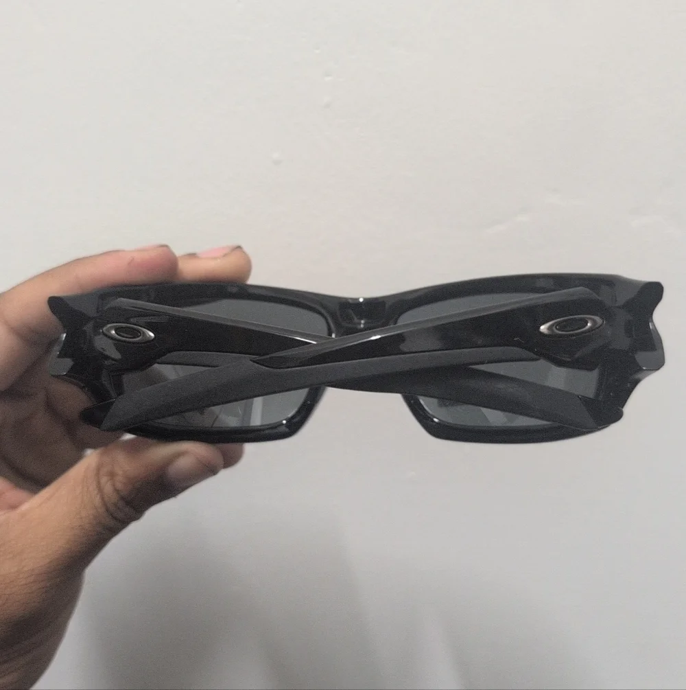 Oakley Valve Black Sunglasses NWOC
